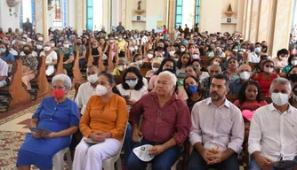 Governadora em missa solene de Santo Antônio.