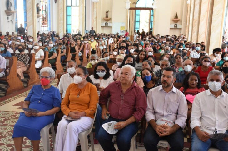 Governadora em missa solene de Santo Antônio.