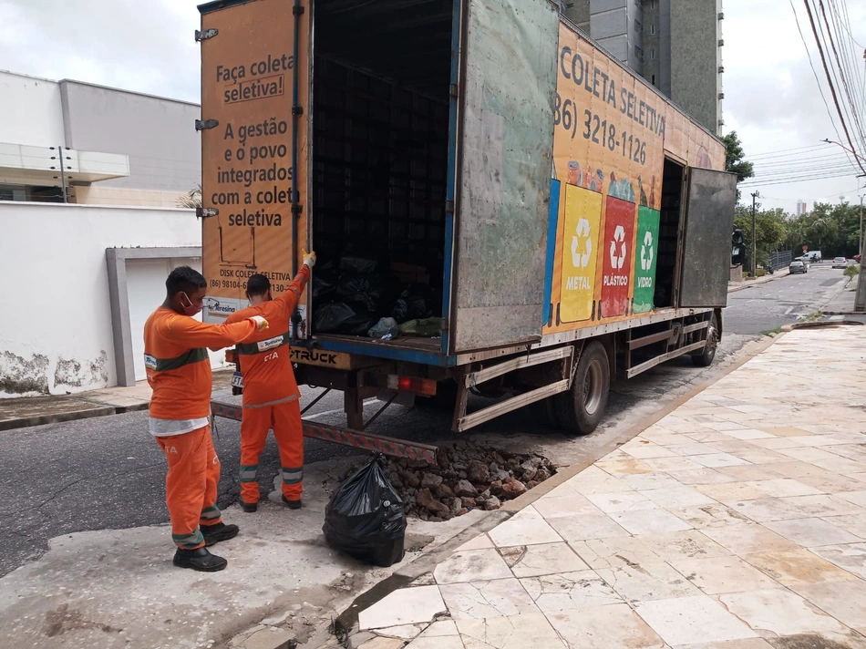 Coleta de resíduos em Teresina