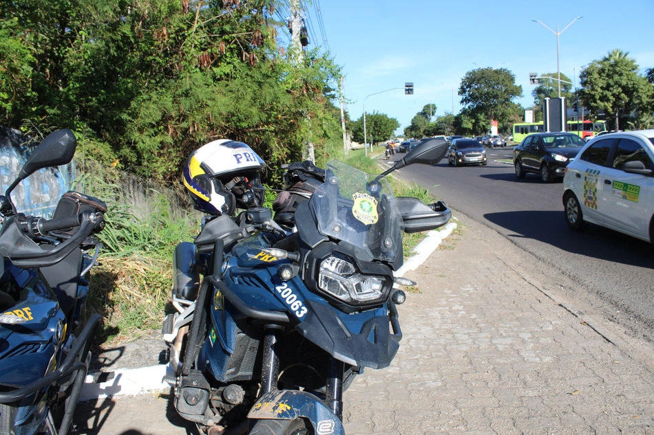 Motocicleta PRF.