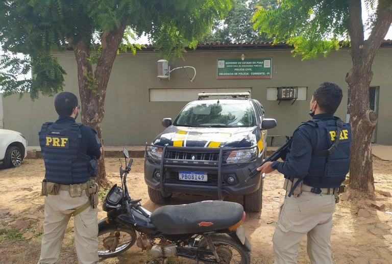 Motocicleta recuperada pela PRF no município de Gilbués.