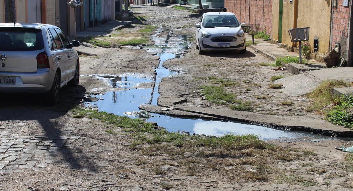 Esgoto a céu aberto em Teresina