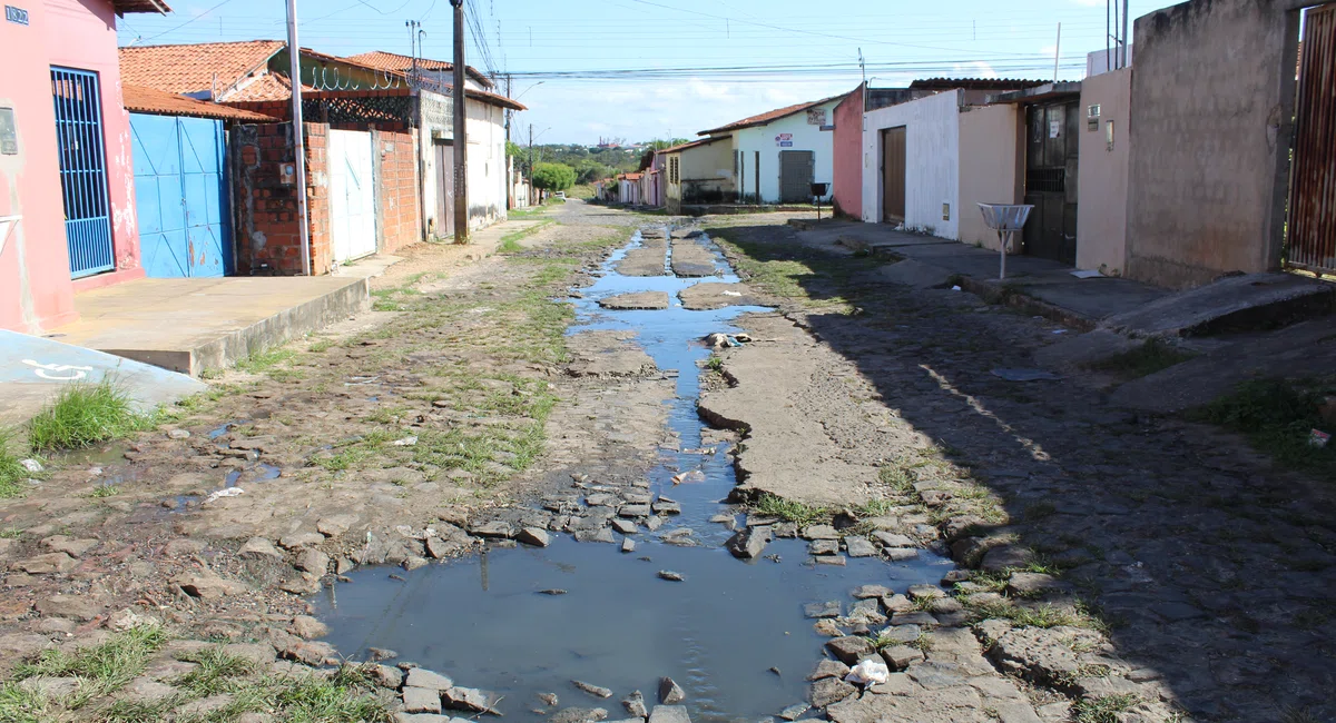 Esgoto a céu aberto em Teresina