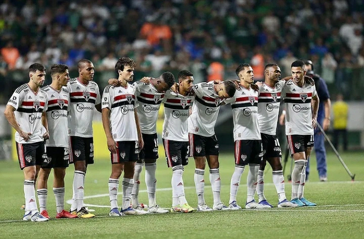 São Paulo vence e avança para as quartas de final