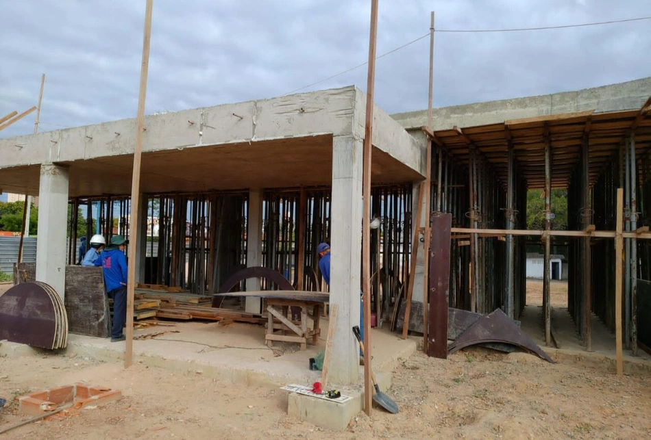 Obras no Parque Ambiental Floresta Fóssil