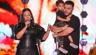 Dona Ruth, Leo e Murilo Huff no show do cantor em Goiânia.