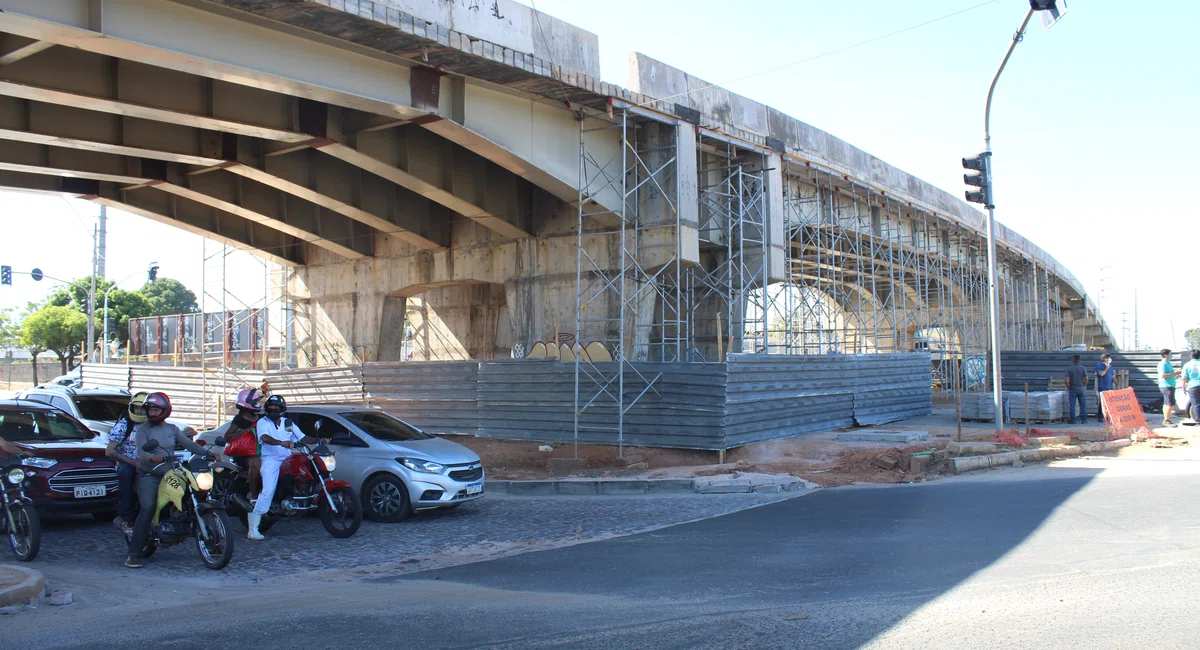 Dr. Pessoa visita obra do viaduto da Tabuleta nesta terça