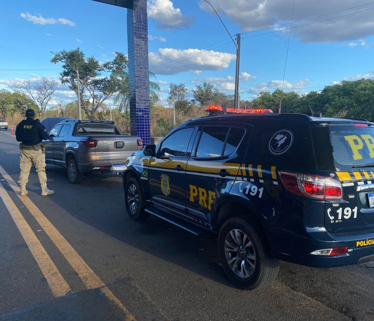 Carro recuperado em Floriano.