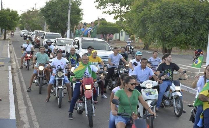 Motociata em apoio ao presidente Bolsonaro em Água Branca