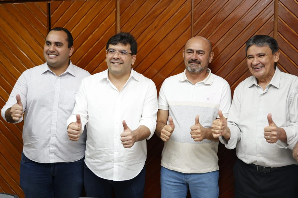 Adesão do prefeito Maurício Martins as candidaturas do PT.