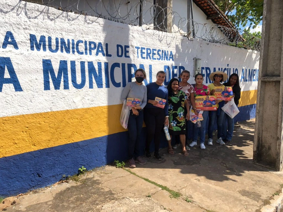 Equipe da EJA em unidade escolar municipal localizada na zona rural.