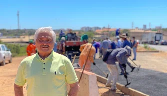 Senador Elmano Férrer na obra do viaduto do Mercado do Peixe.