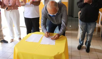 Dr. Pessoa assina Ordem de Serviço para dois conselhos tutelares em Teresina