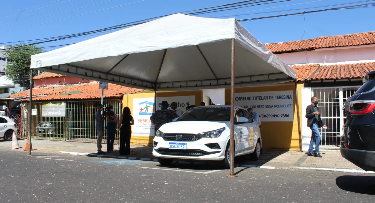 Dr. Pessoa assina Ordem de Serviço para dois conselhos tutelares em Teresina