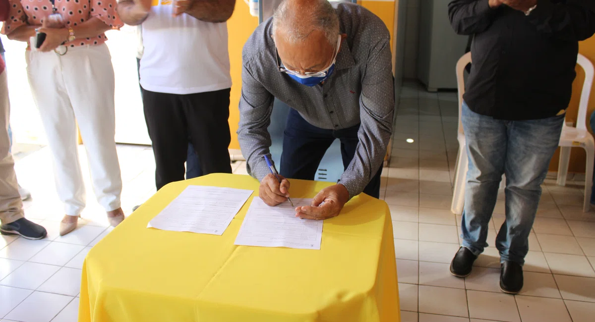 Dr. Pessoa assina Ordem de Serviço para dois conselhos tutelares em Teresina