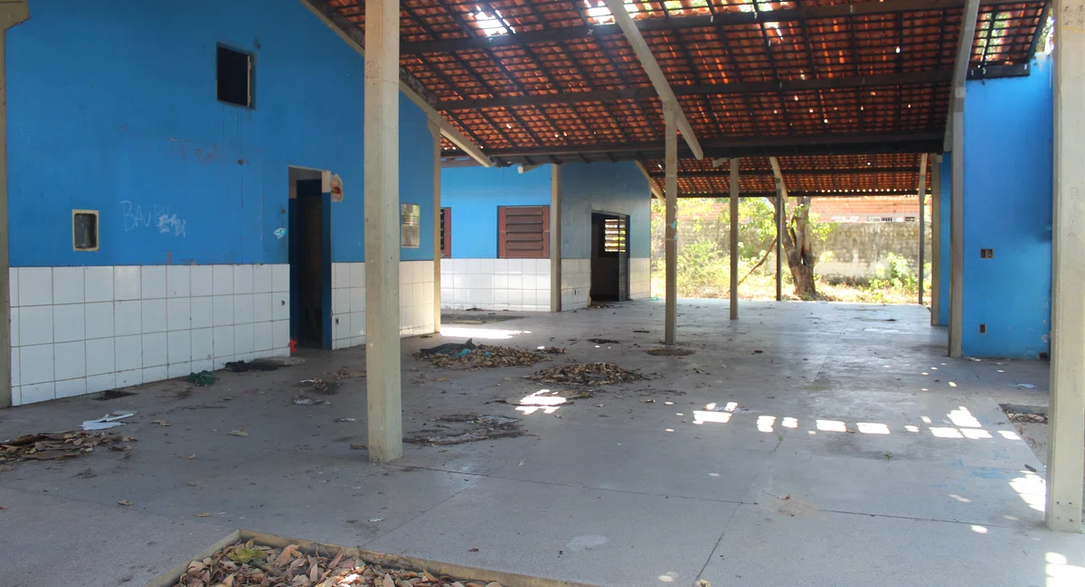 Centro de Convivência municipal está abandonado na Vila Bandeirantes