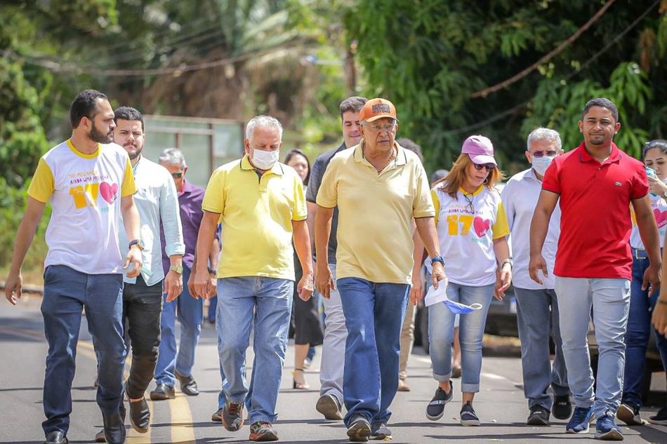 Dr. Pessoa entrega pavimentação asfáltica no povoado Sete Ladeiras