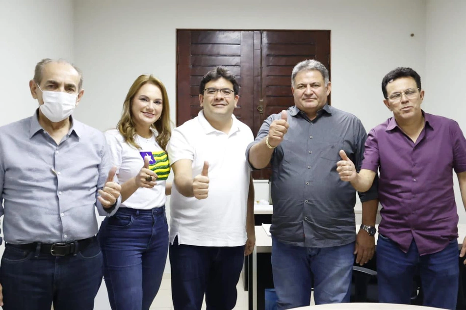 Rafael Fonteles recebe adesão do prefeito de Barra D Alcântara