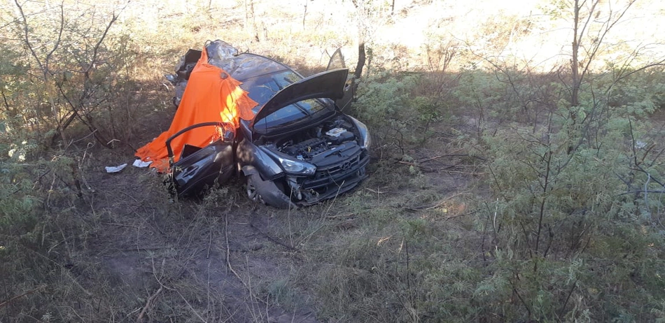 Acidente entre caminhão e carro na BR 135 em Bertolínia.