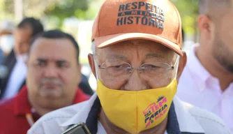 Dr. Pessoa em reinauguração da Praça Engenheiro Cícero Ferraz.