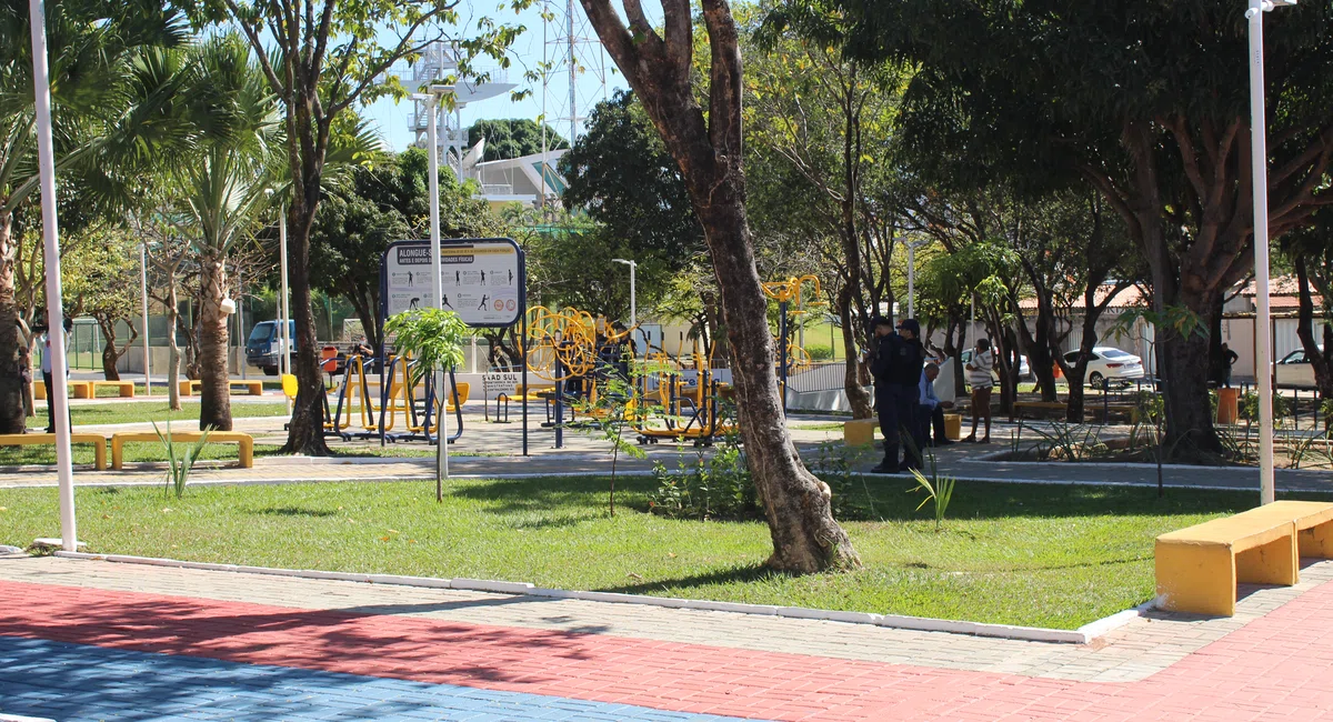 Praça Engenheiro Cícero Ferraz.