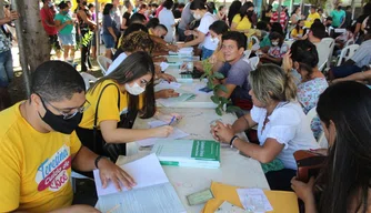 Programa Teresina Cuida de Você leva serviços gratuitos de assistência a população.