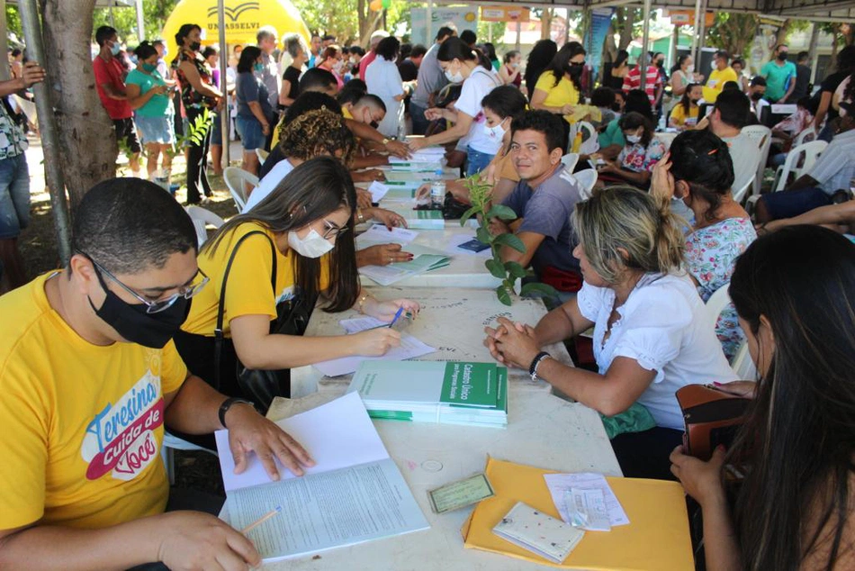 Programa Teresina Cuida de Você leva serviços gratuitos de assistência a população.