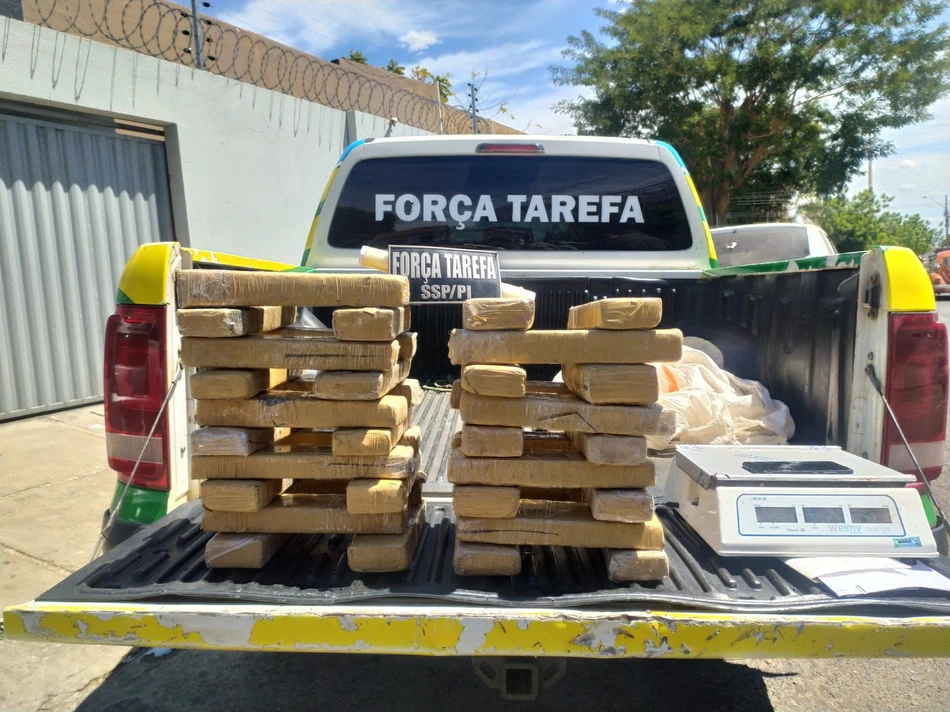 Maconha apreendida na Vila Irmã Dulce em Teresina.