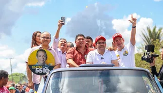 Rafael Fonteles e Wellington Dias em carreata no município de Madeiro.