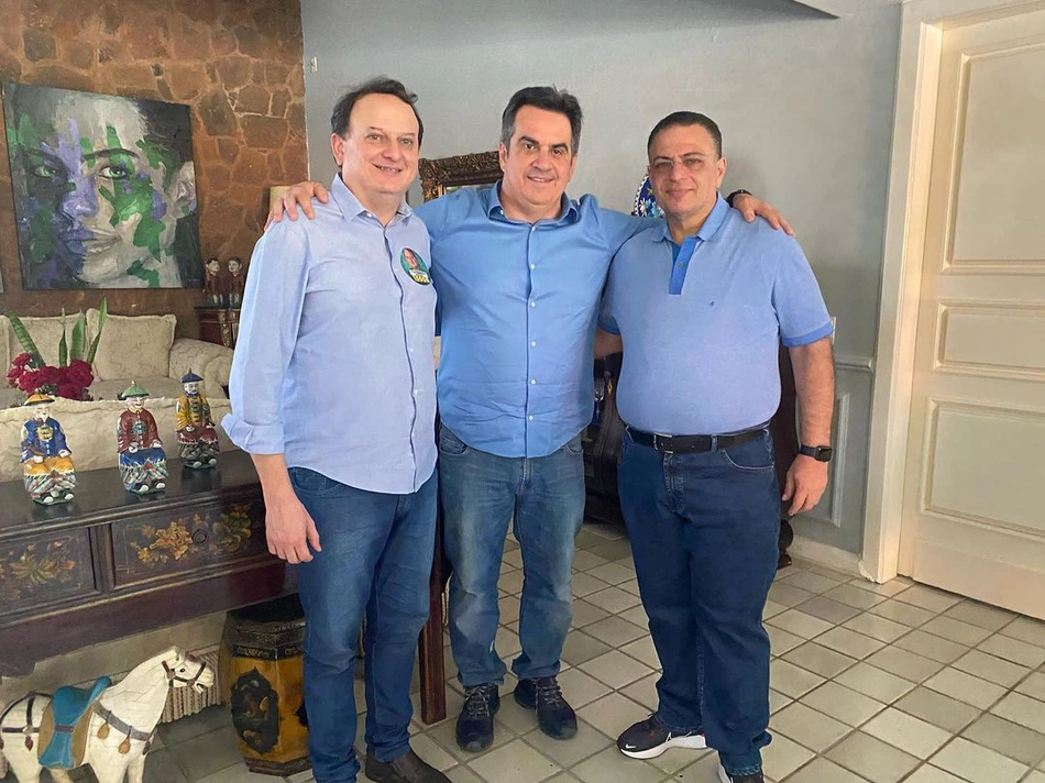 Ciro Nogueira junto ao deputado Gessívaldo Isaías e o candidato Gutemberg Rocha.