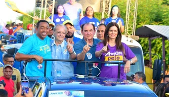 Grupo do candidato Sílvio Mendes realiza carreata em Floriano