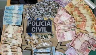 Material apreendido pela Polícia Civil.