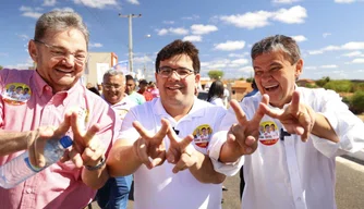 Wellington Dias e Rafael Fonteles visitam região do Parque Nacional da Serra da Capivara.