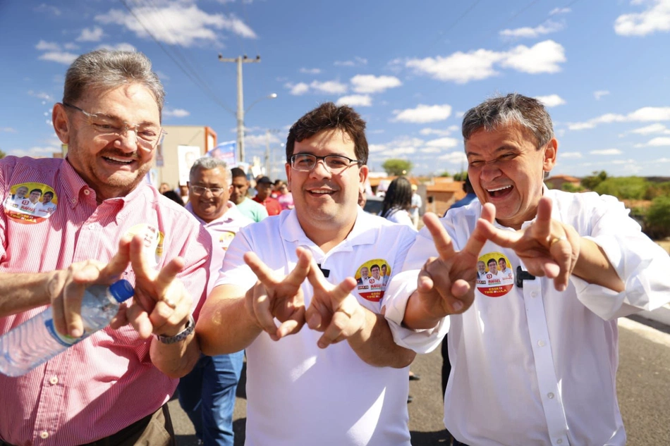 Wellington Dias e Rafael Fonteles visitam região do Parque Nacional da Serra da Capivara.