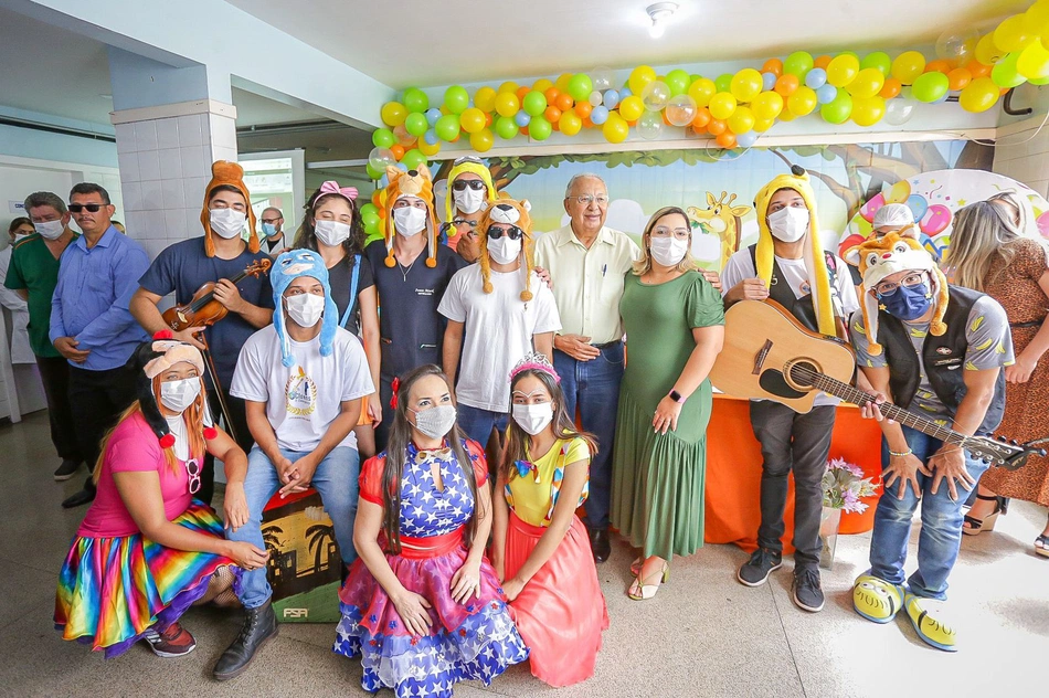 Dr. Pessoa em comemoração do aniversário do Hospital da Criança.