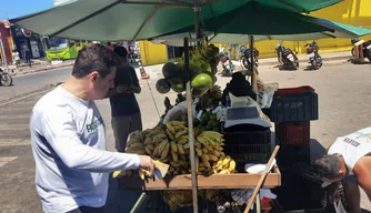 Candidato ao governo do Piauí, Gustavo Henrique (Patriota), em caminhada realizada em Teresina.