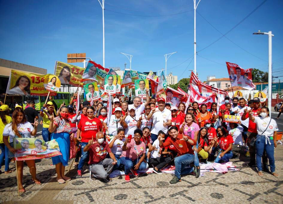 Rafael Fonteles (PT), realiza panfletaço no Centro de Teresina.