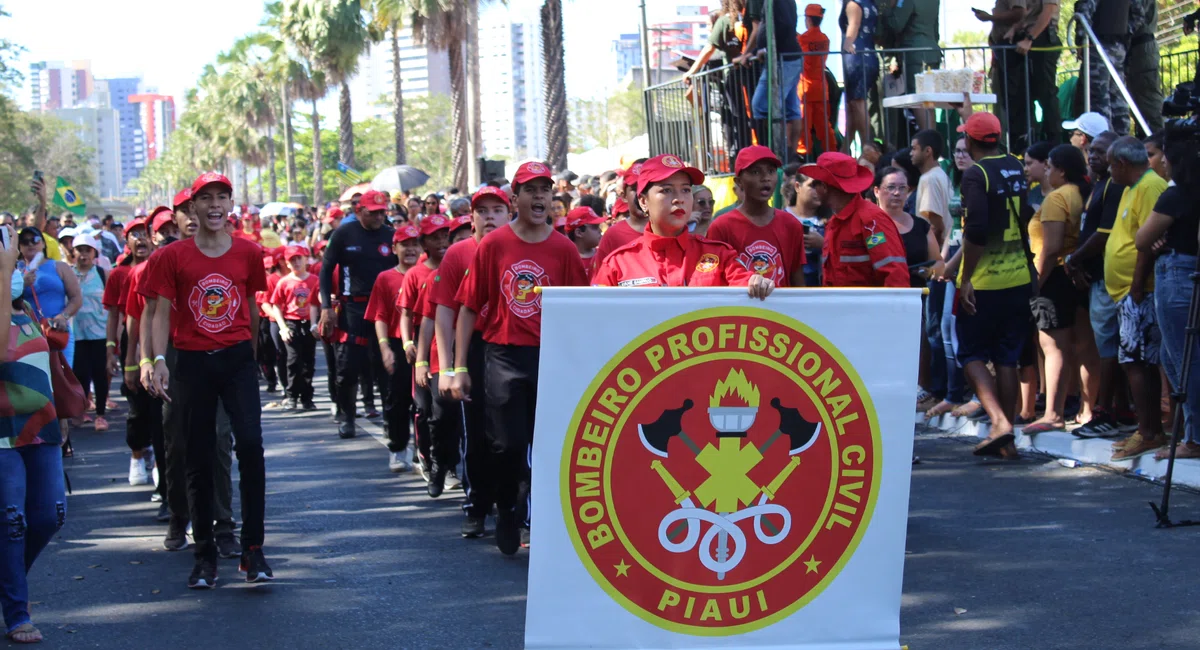 Desfile de 200 anos da Independência do Brasil