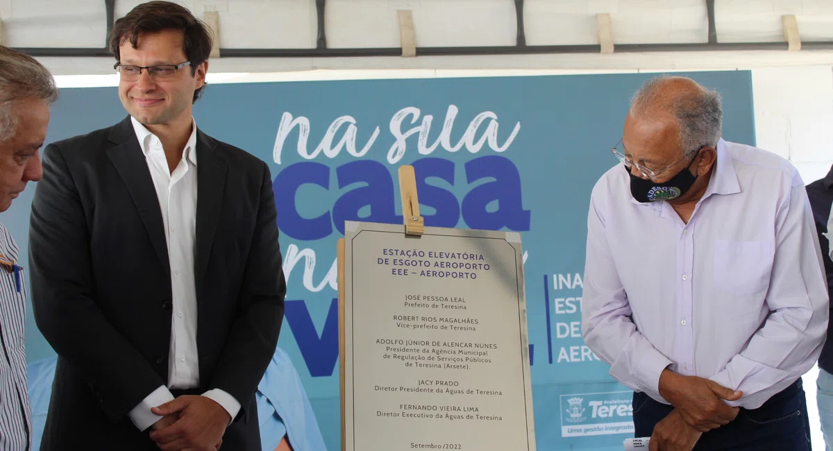 Jaci Prado e Dr. Pessoa em solenidade de inauguração de estação elevatória de esgoto.