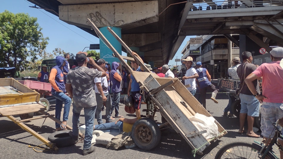 Protesto de carroceiros na Avenida Maranhão