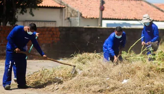 Detentos da penitenciária Major Cesar  realizam revitalização no CSU do Parque Piauí.