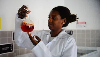 Menina; Ciência; cientista;