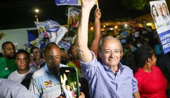 Sílvio Mendes, Iracema Portella e Joel Rodrigues participam de caminhada na zona Leste.