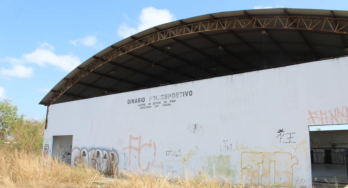 Ginásio Poliesportivo abandonado - Jacinta Andrade