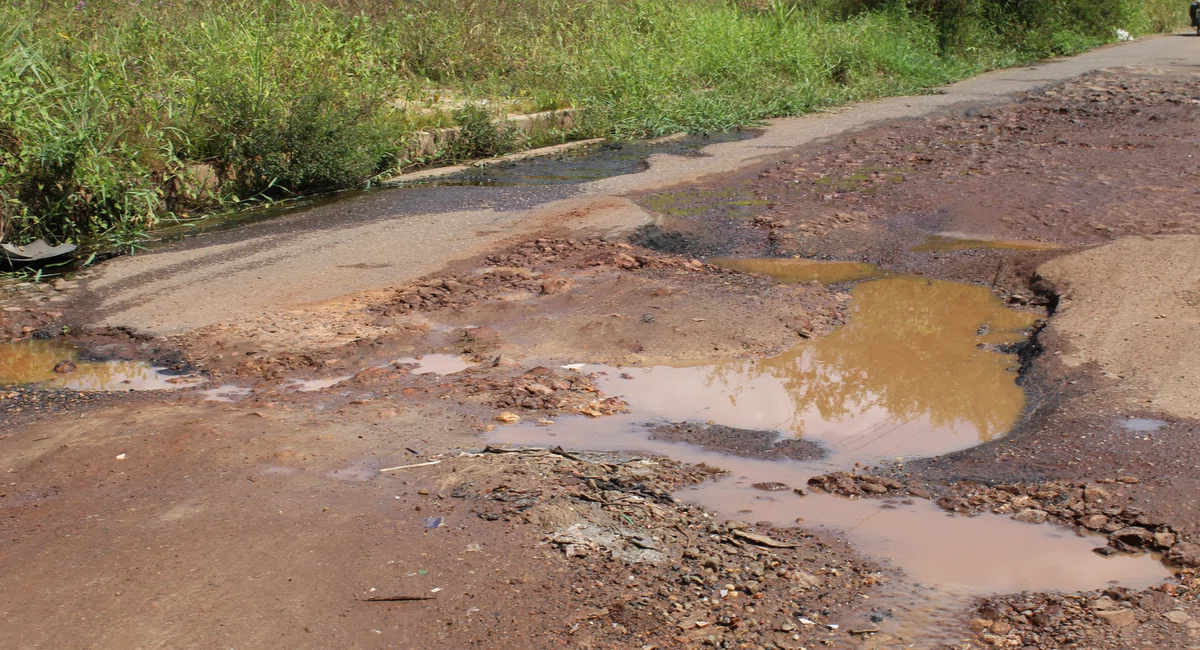 Obra inacabada na Av Dom Elder Câmara causa transtorno na zona Leste da capital