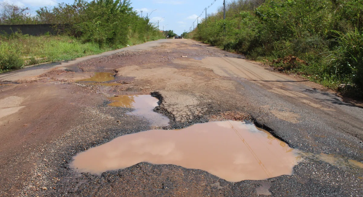 Obra inacabada na Av Dom Elder Câmara causa transtorno na zona Leste da capital