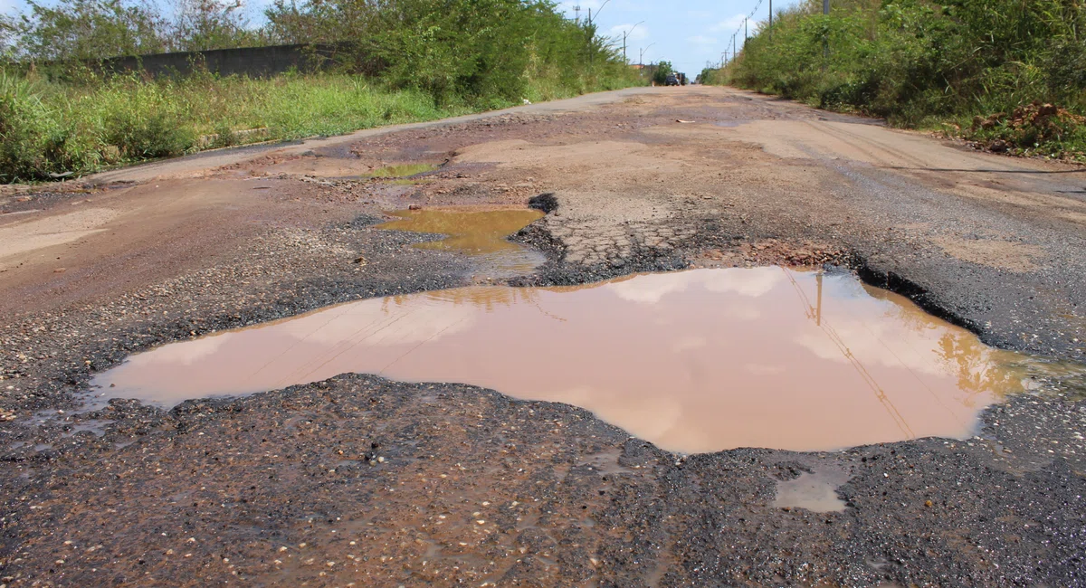 Obra inacabada na Av Dom Elder Câmara causa transtorno na zona Leste da capital