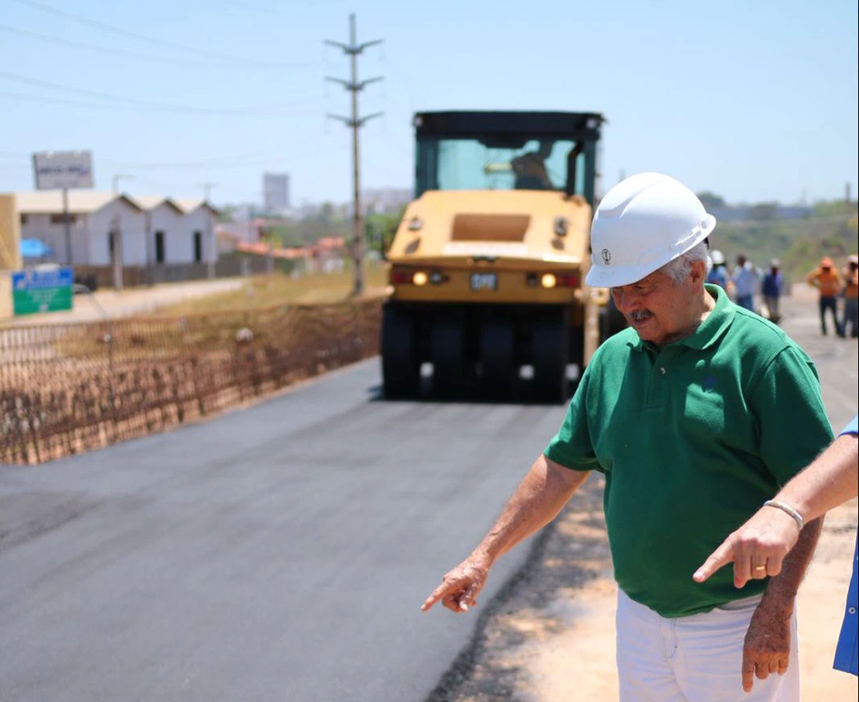 Elmano Férrer faz visita às obras finais do Viaduto do Mercado do Peixe