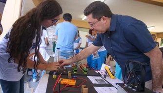 Escolas da Zona Sul de Teresina apresentam experimentos durante o V Circuito de Ciências.