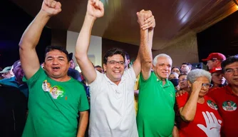 Rafael Fonteles e Wellington Dias fazem comício em Esperantina.